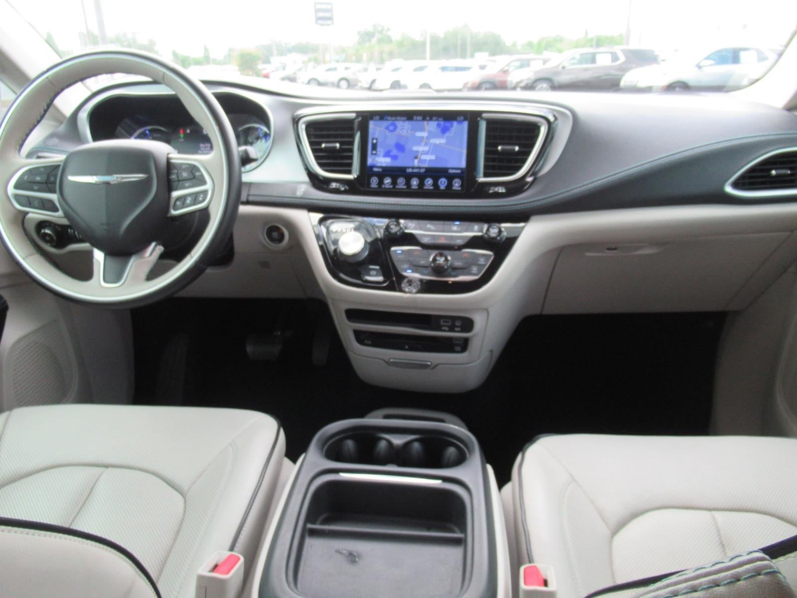 2017 Chrysler Pacifica Hybrid Platinum