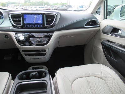 2017 Chrysler Pacifica Hybrid Platinum