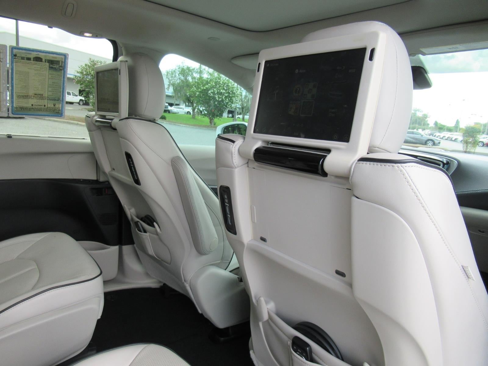 2017 Chrysler Pacifica Hybrid Platinum