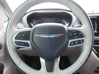2017 Chrysler Pacifica Hybrid Platinum