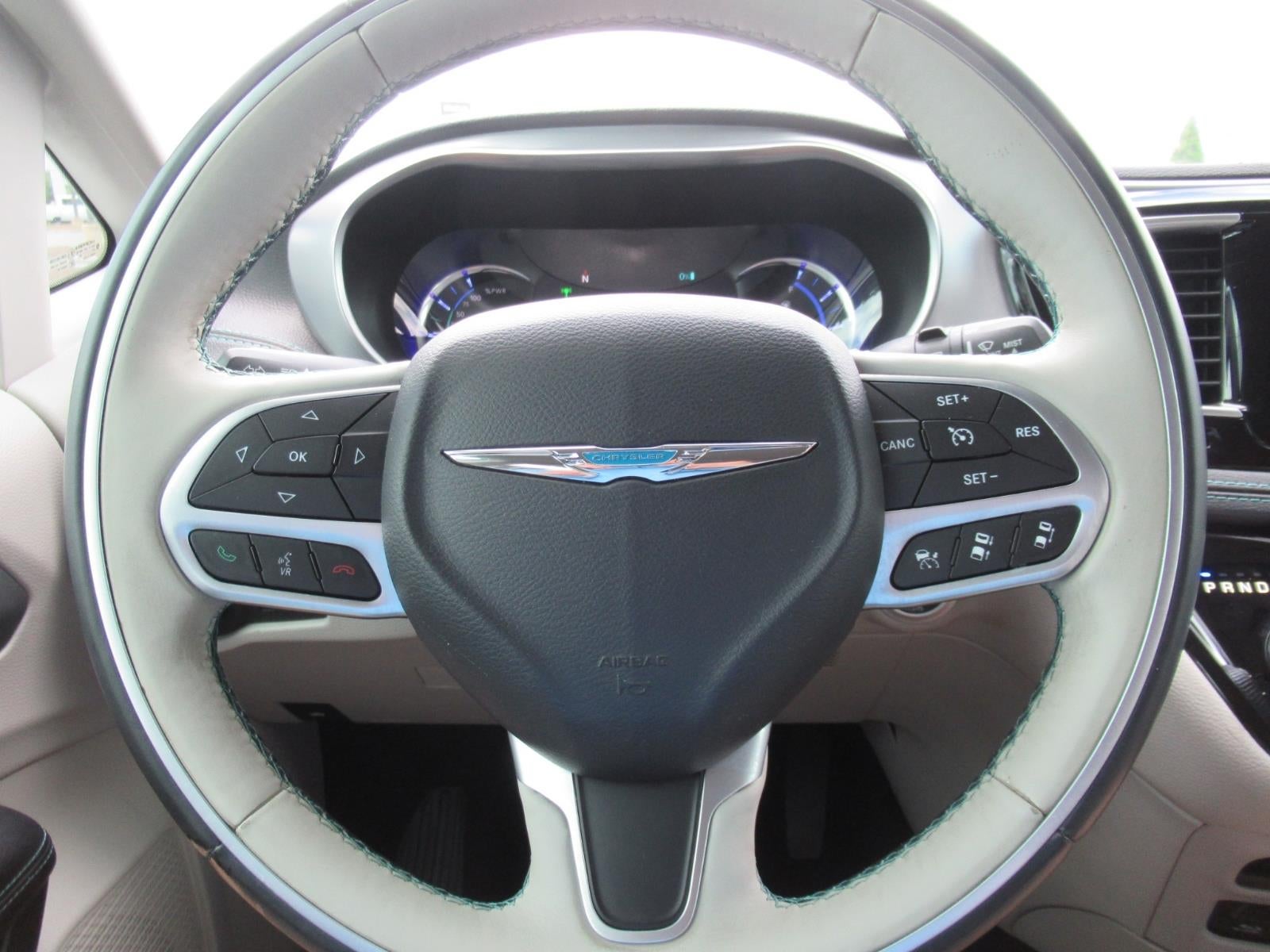 2017 Chrysler Pacifica Hybrid Platinum