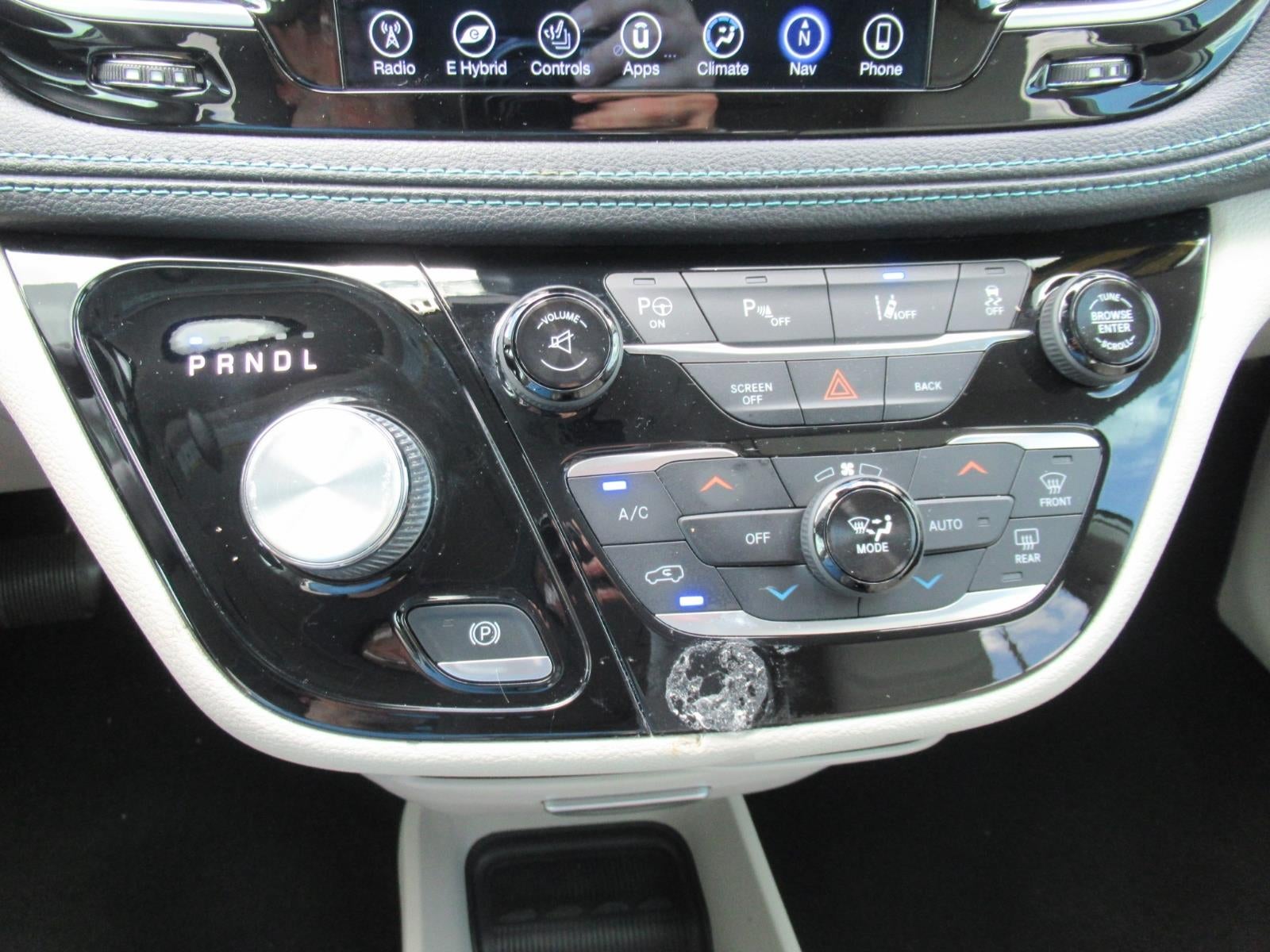 2017 Chrysler Pacifica Hybrid Platinum