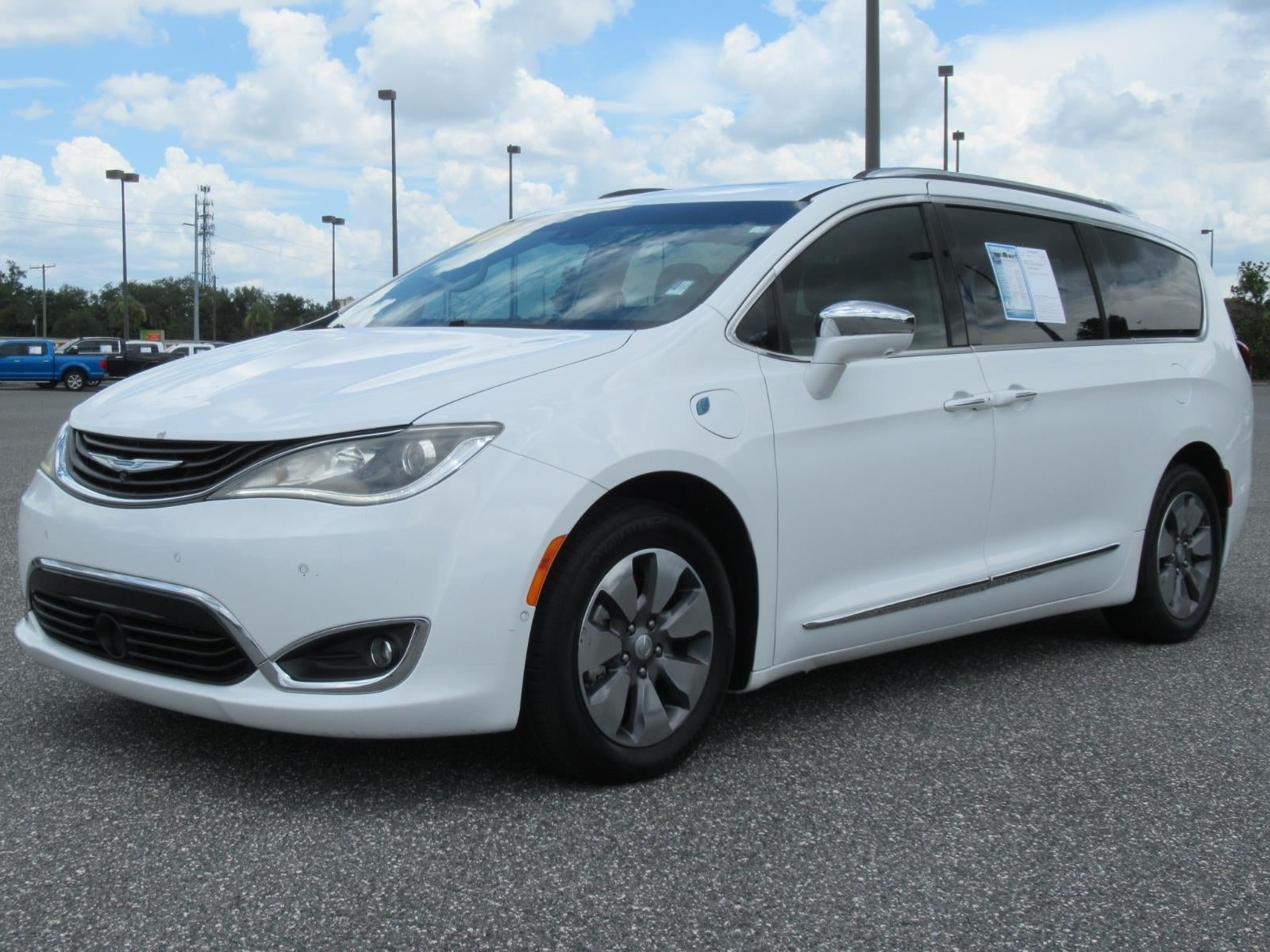 2017 Chrysler Pacifica Hybrid Platinum