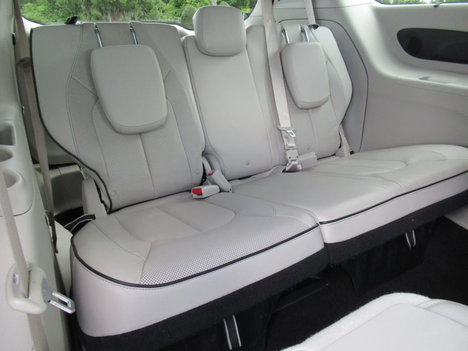2017 Chrysler Pacifica Hybrid Platinum