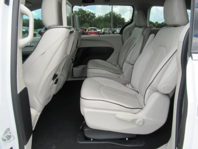 2017 Chrysler Pacifica Hybrid Platinum
