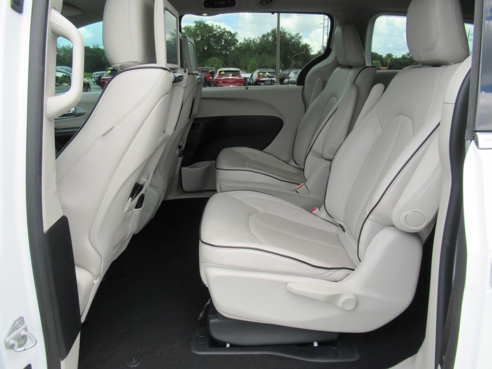 2017 Chrysler Pacifica Hybrid Platinum