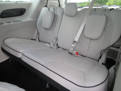 2017 Chrysler Pacifica Hybrid Platinum