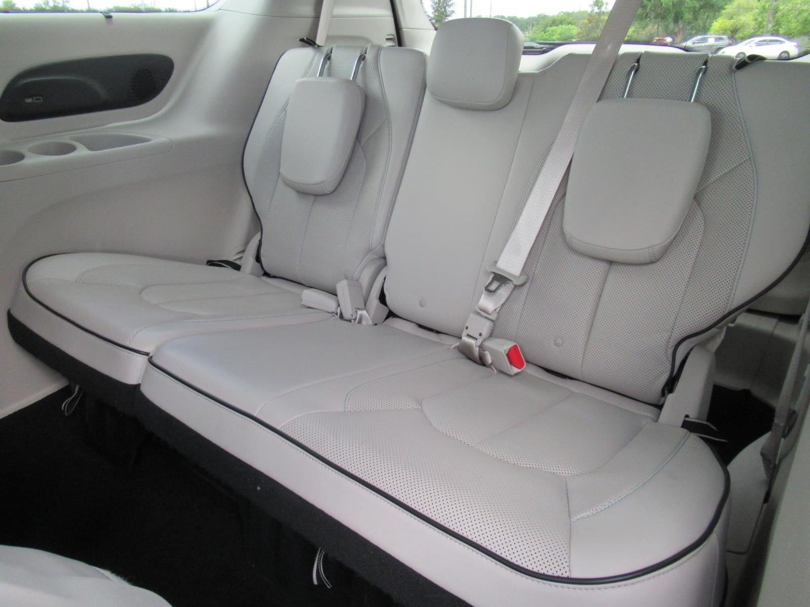 2017 Chrysler Pacifica Hybrid Platinum