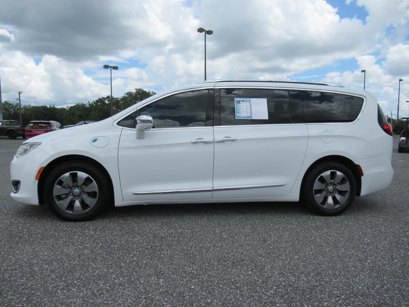 2017 Chrysler Pacifica Hybrid Platinum
