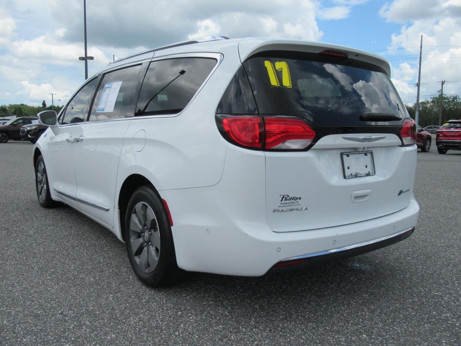 2017 Chrysler Pacifica Hybrid Platinum