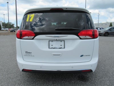 2017 Chrysler Pacifica Hybrid Platinum