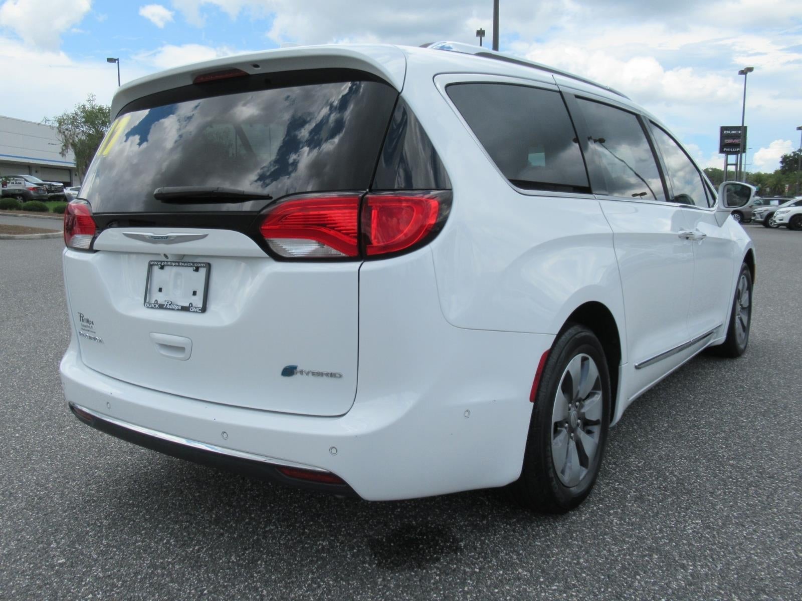 2017 Chrysler Pacifica Hybrid Platinum