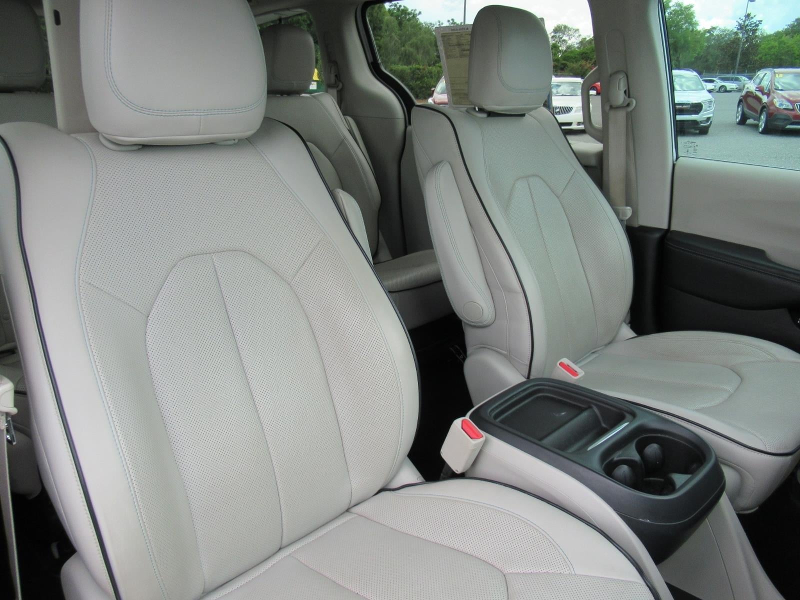 2017 Chrysler Pacifica Hybrid Platinum