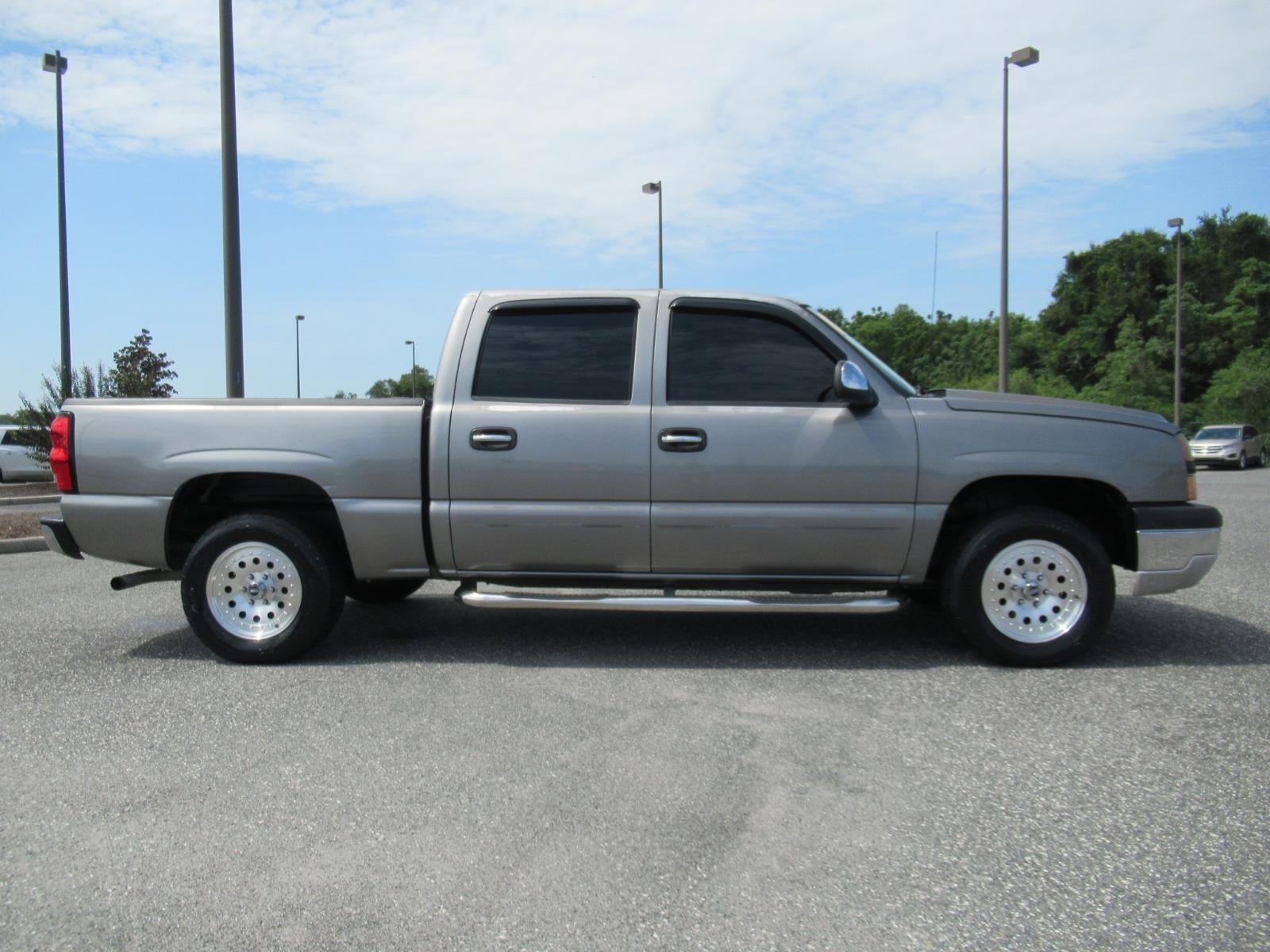 Used 2007 Chevrolet Silverado Classic 1500 LS2 with VIN 2GCEC13V971175193 for sale in Fruitland Park, FL