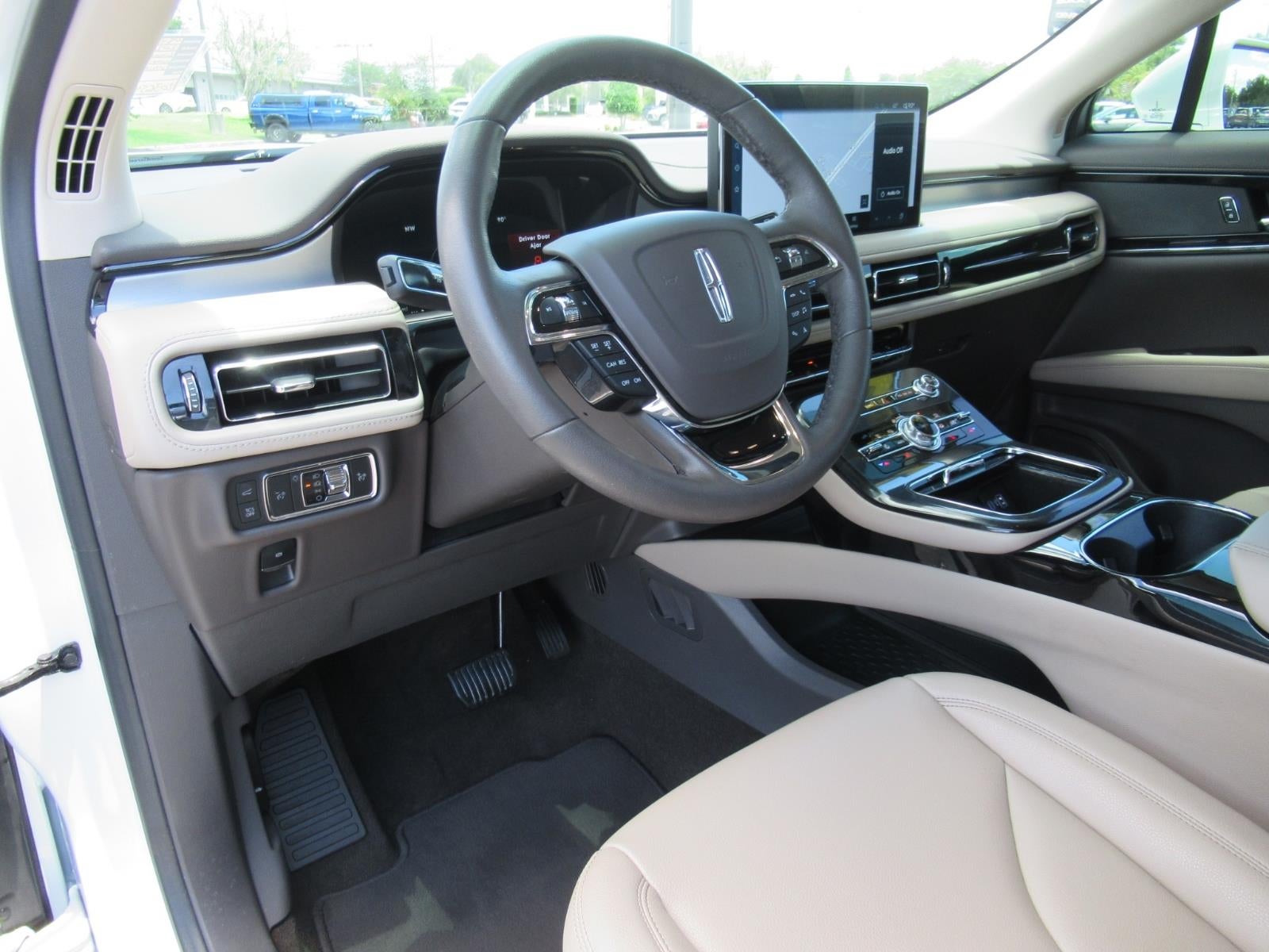2022 Lincoln Nautilus Standard