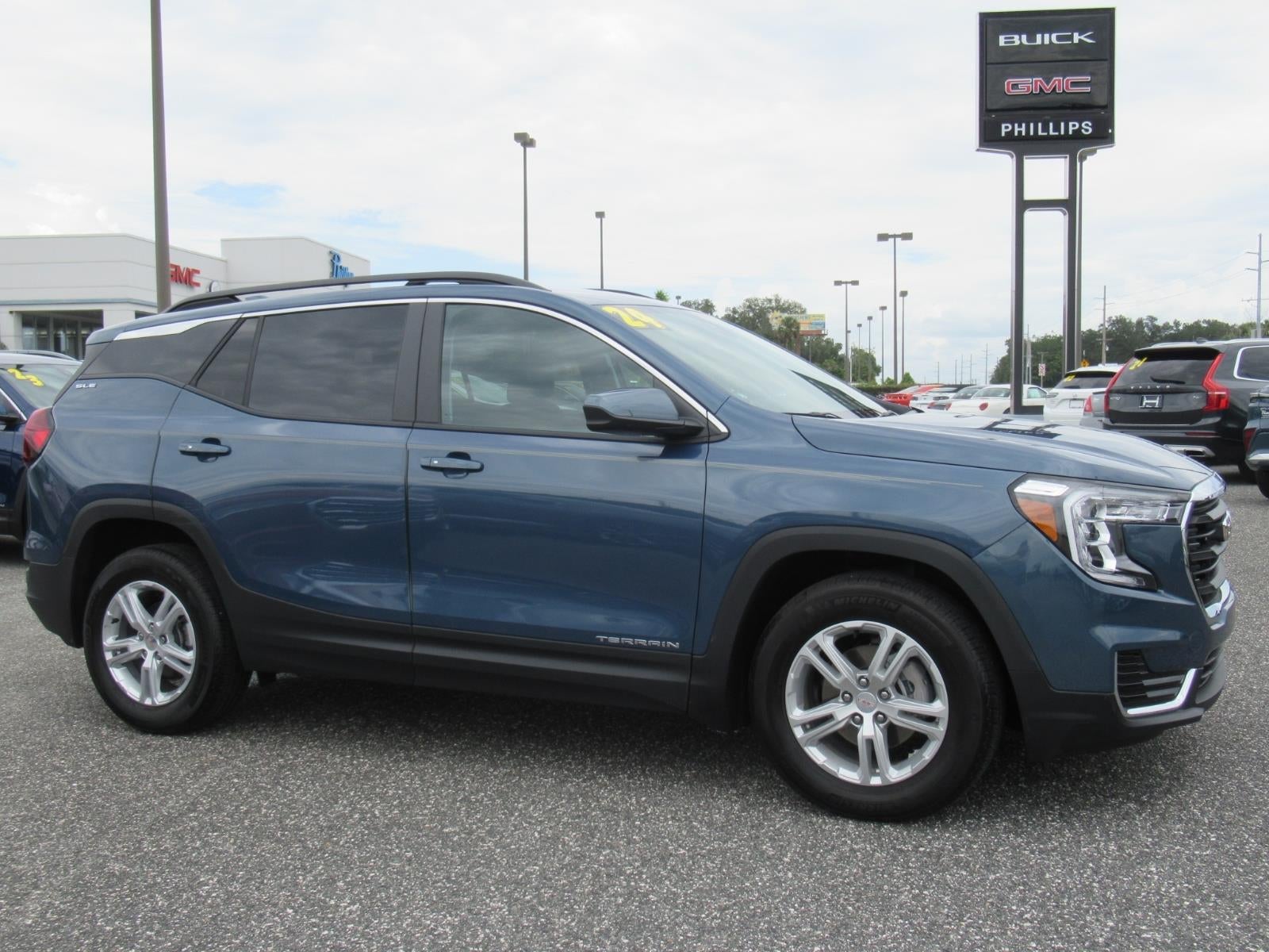 2024 GMC Terrain SLE