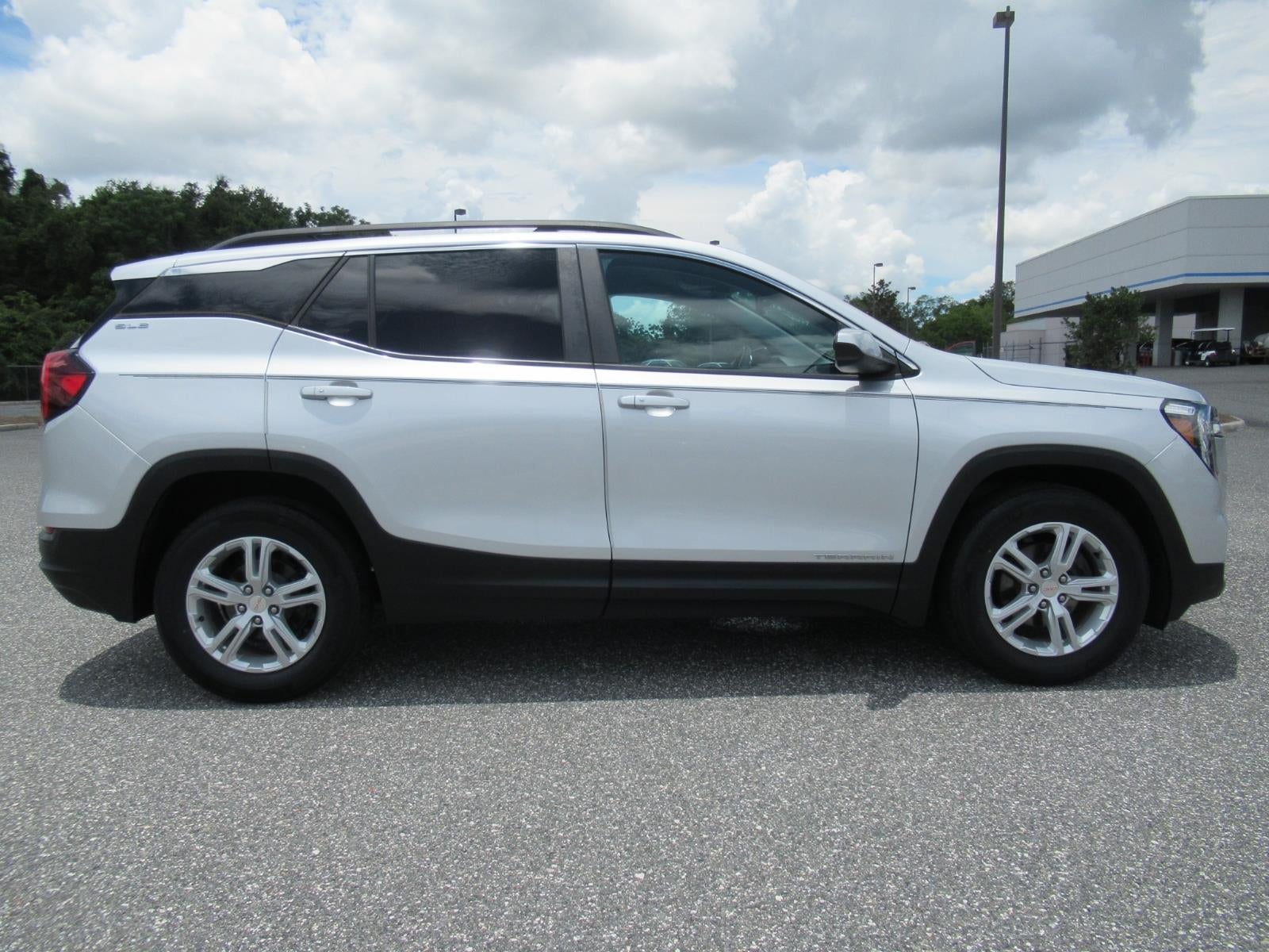 2022 GMC Terrain SLE