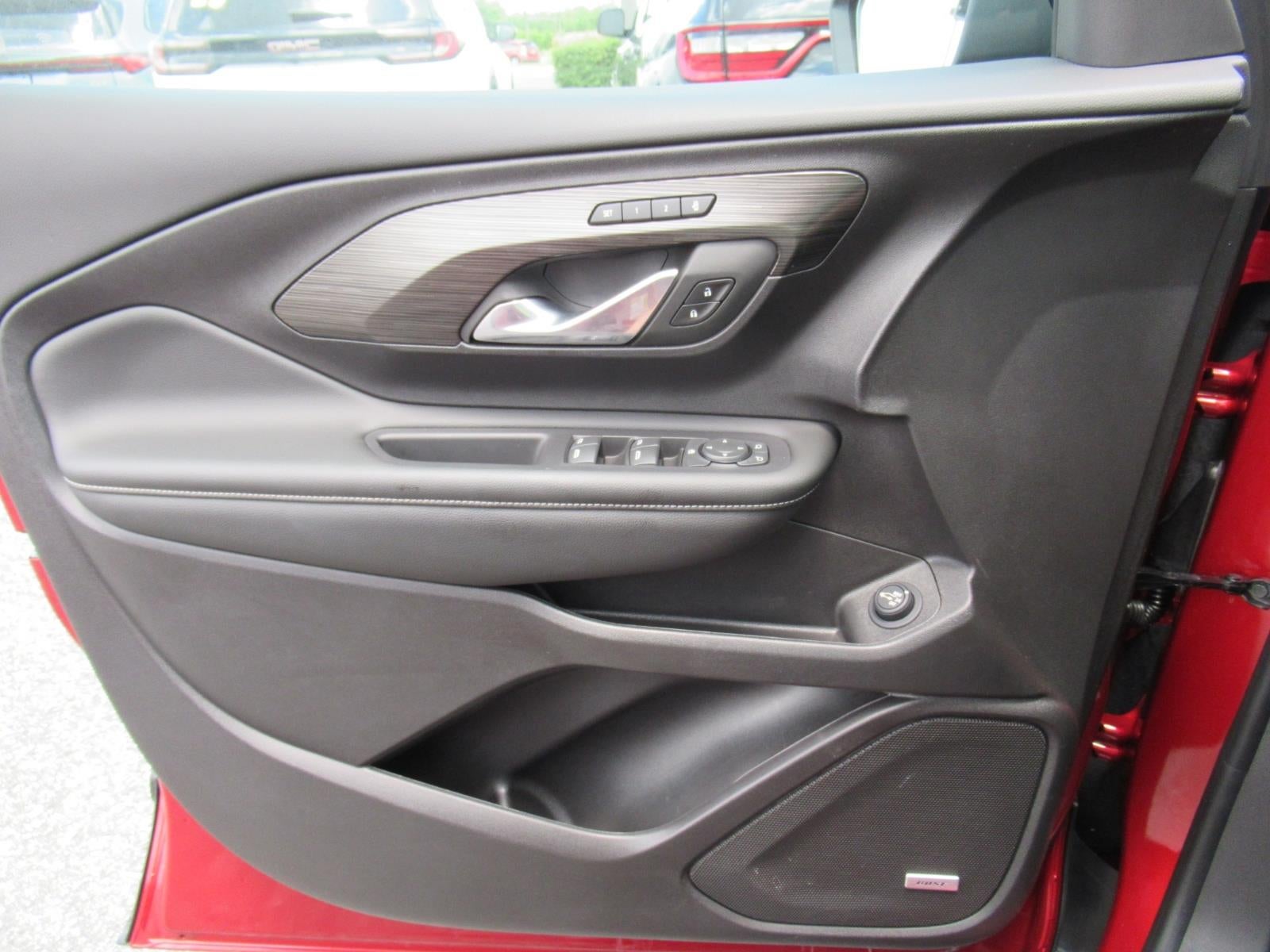 2024 GMC Terrain SLT - Photo 19