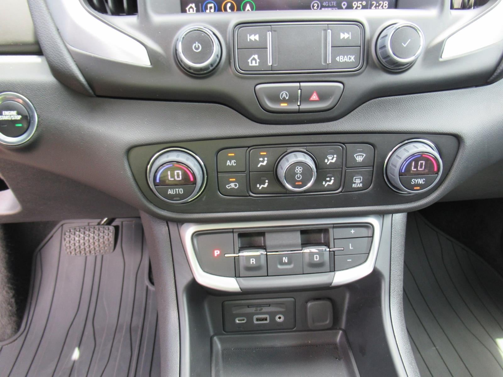 2024 GMC Terrain SLT - Photo 25