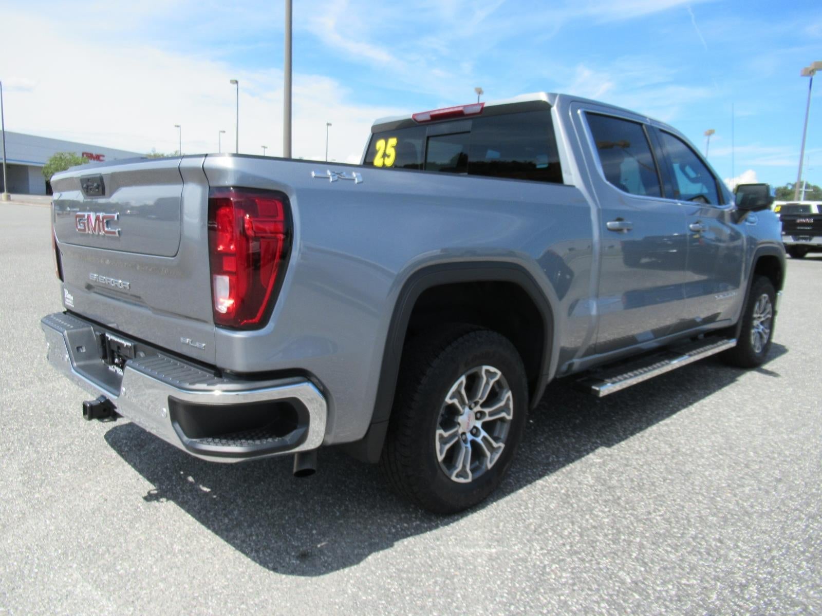 2025 GMC Sierra 1500 SLE