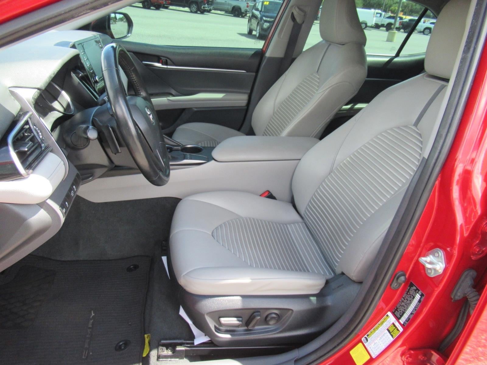 2023 Toyota Camry SE - Photo 18