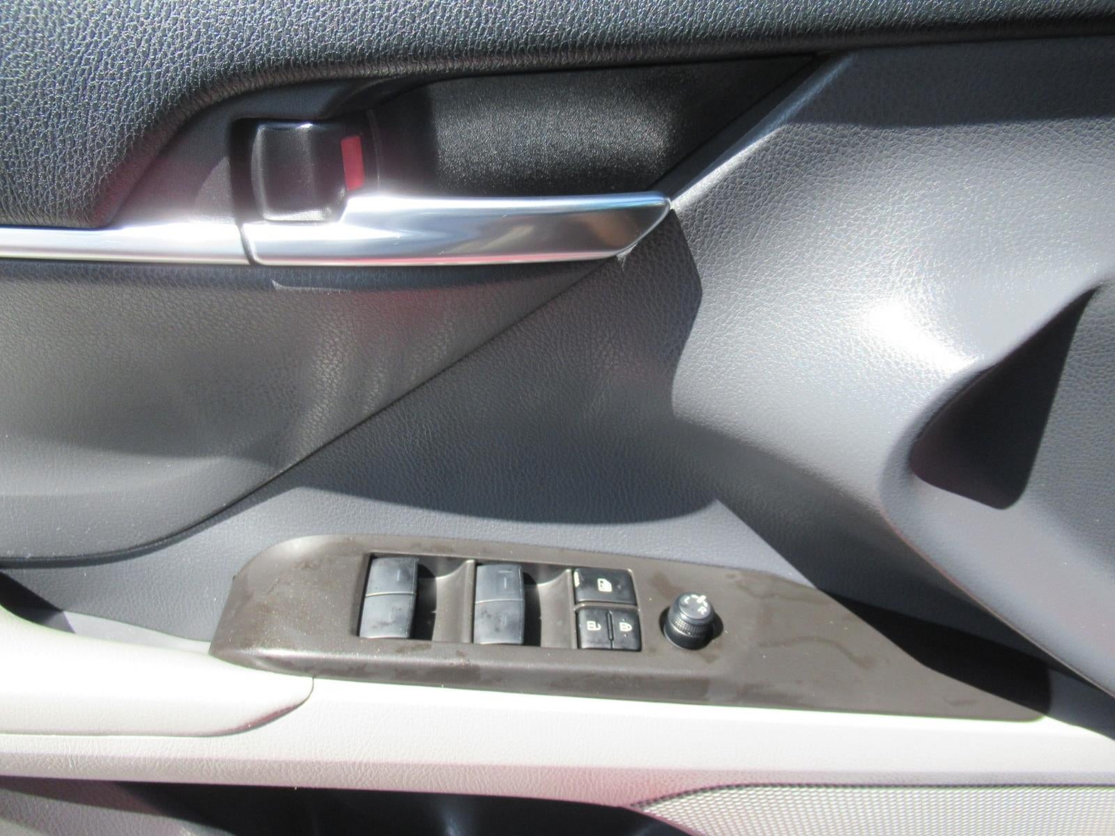 2023 Toyota Camry SE - Photo 21
