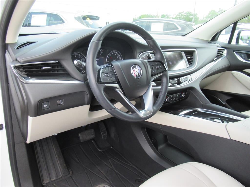 2023 Buick Enclave Essence