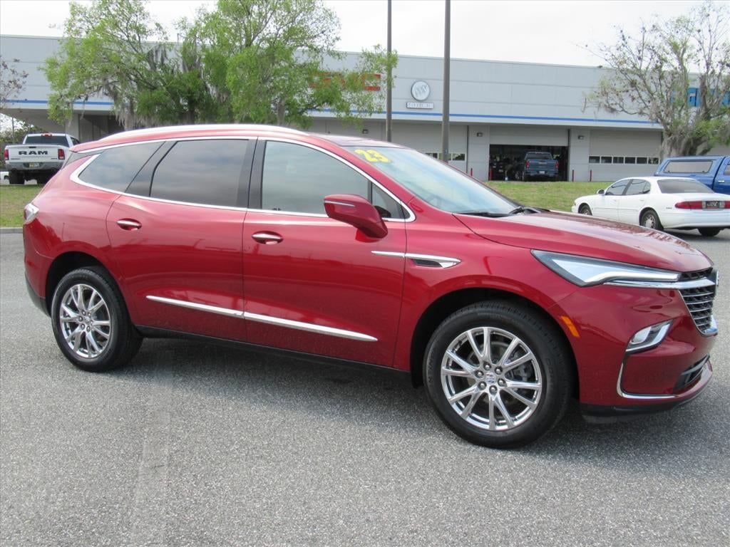2023 Buick Enclave Essence