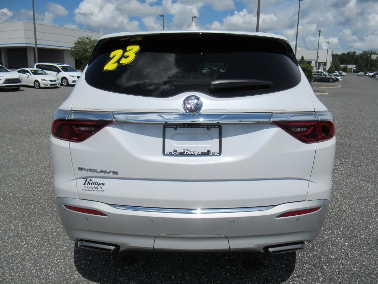 2023 Buick Enclave Essence