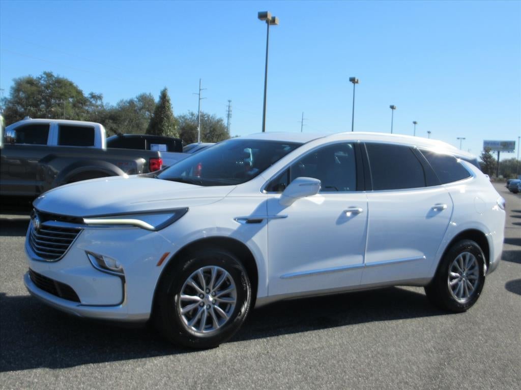 2023 Buick Enclave Essence