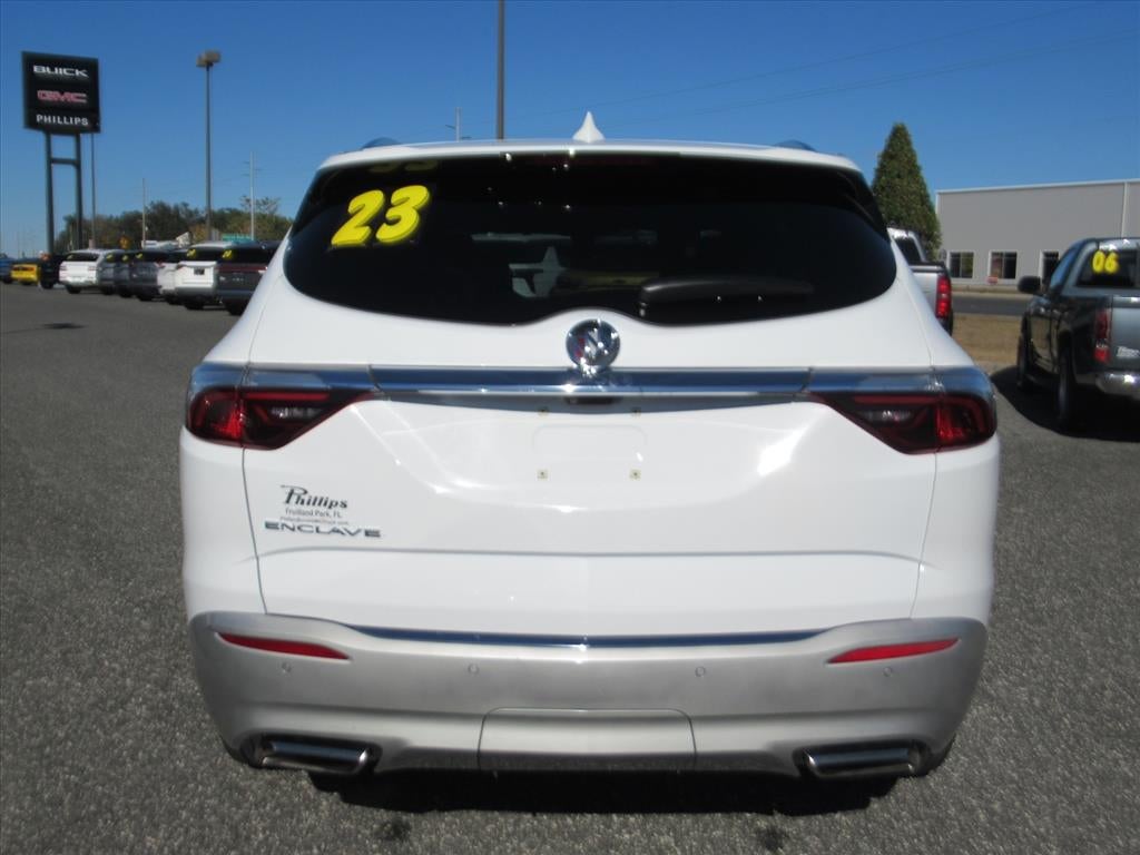 2023 Buick Enclave Essence