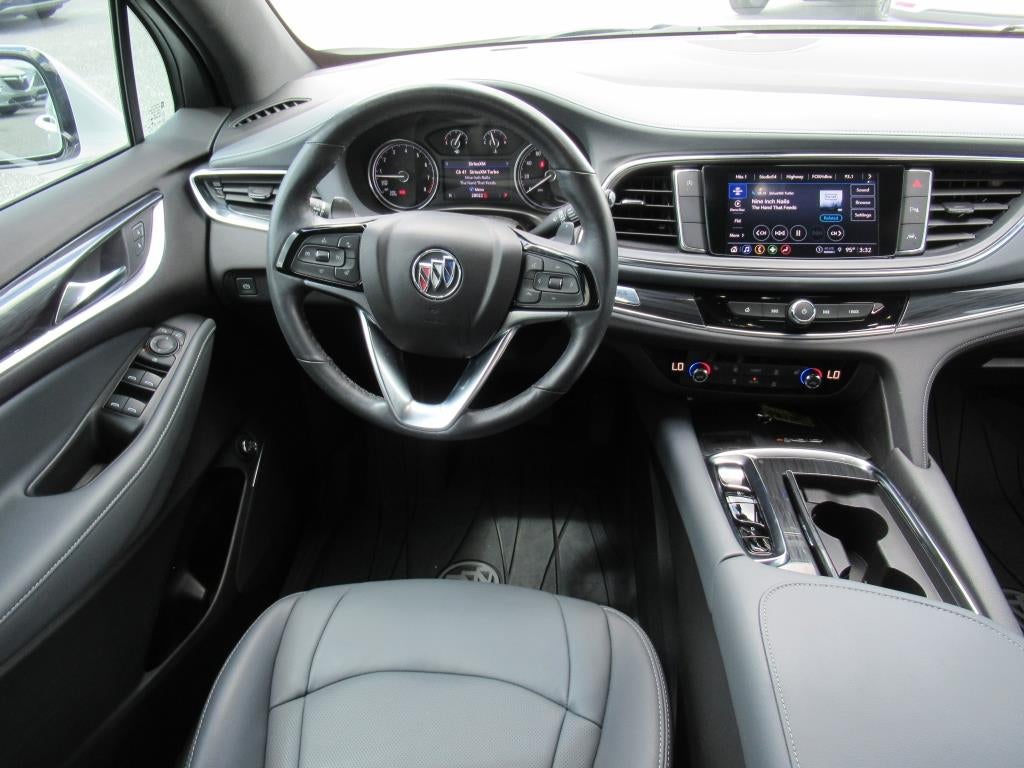 2022 Buick Enclave Essence