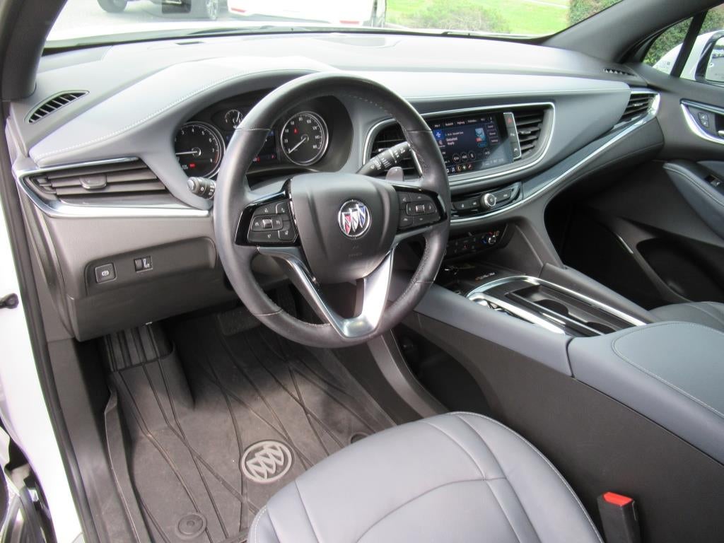2022 Buick Enclave Essence