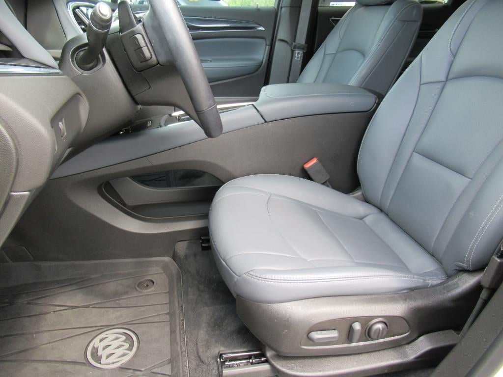 2022 Buick Enclave Essence