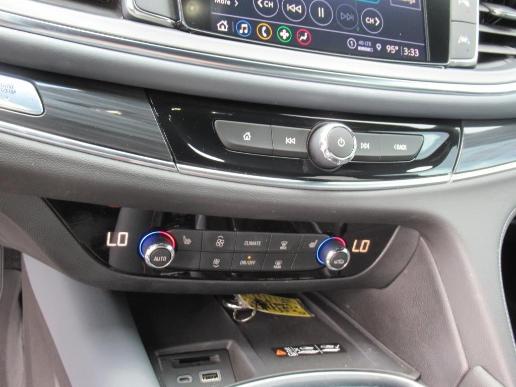 2022 Buick Enclave Essence