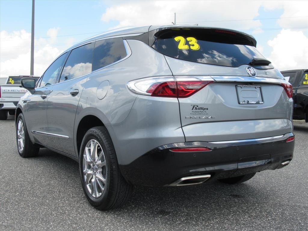 2023 Buick Enclave Essence
