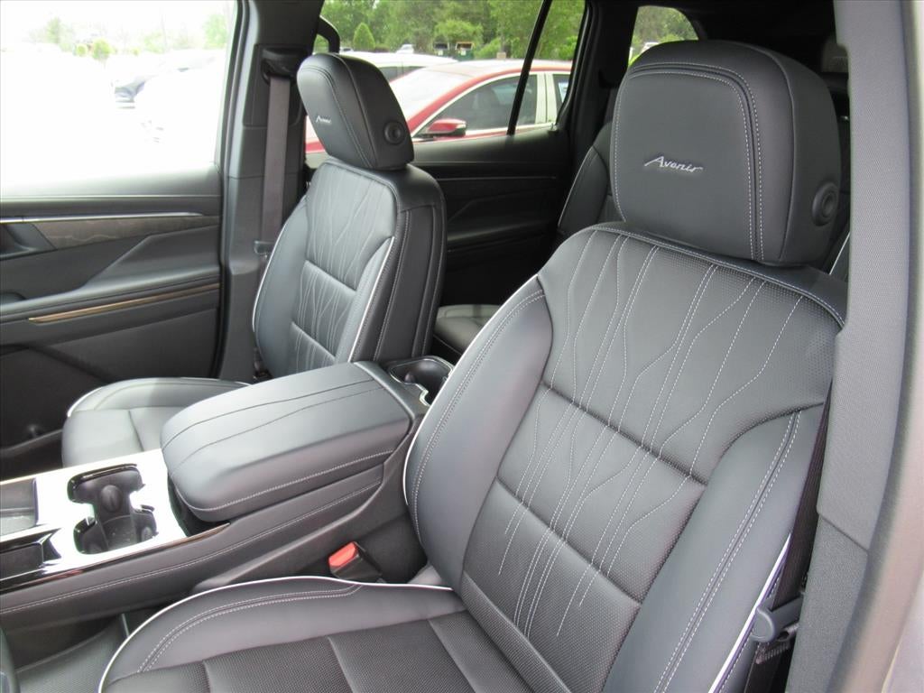 2025 Buick Enclave Avenir