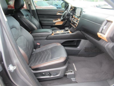 2024 Nissan Pathfinder Platinum