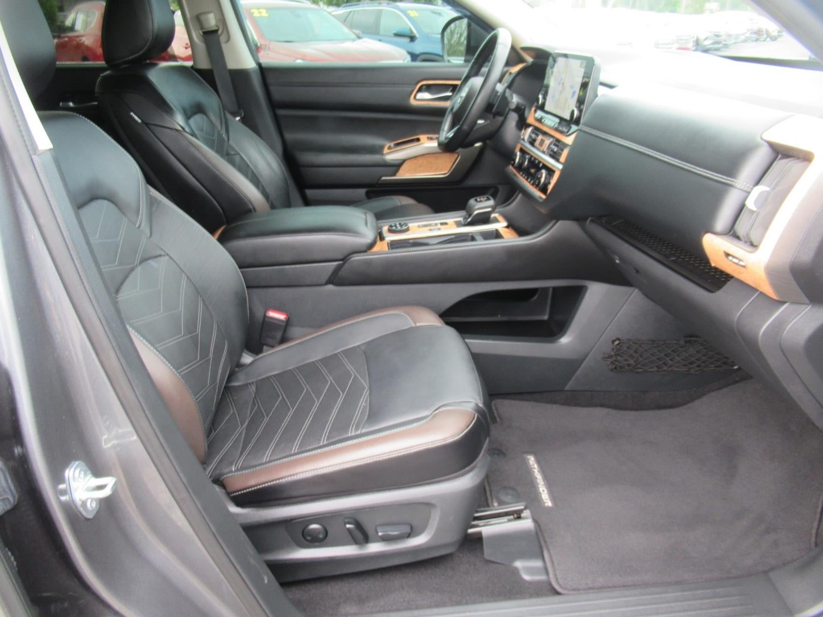 2024 Nissan Pathfinder Platinum