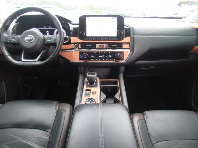 2024 Nissan Pathfinder Platinum