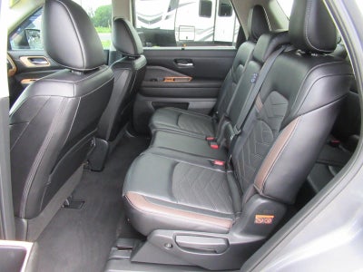 2024 Nissan Pathfinder Platinum