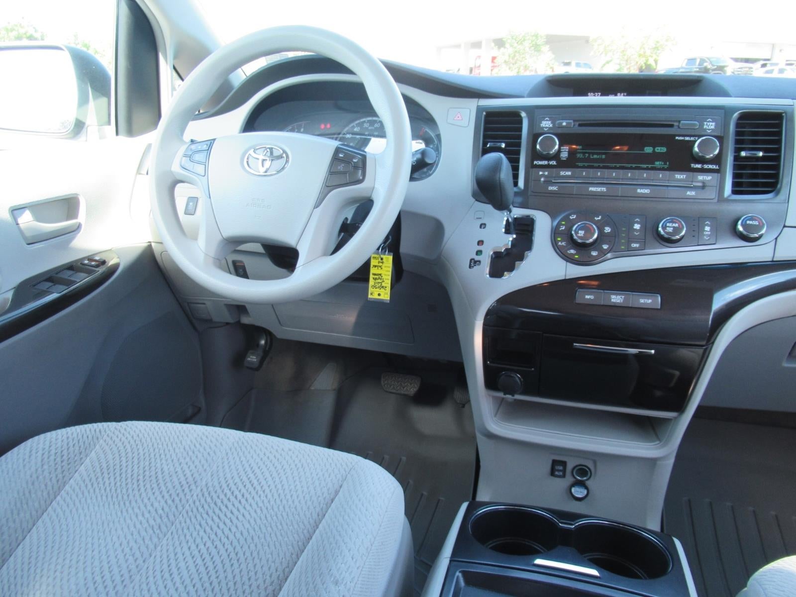 2011 Toyota Sienna LE AAS
