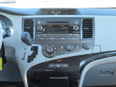 2011 Toyota Sienna LE AAS