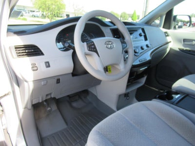 2011 Toyota Sienna LE AAS