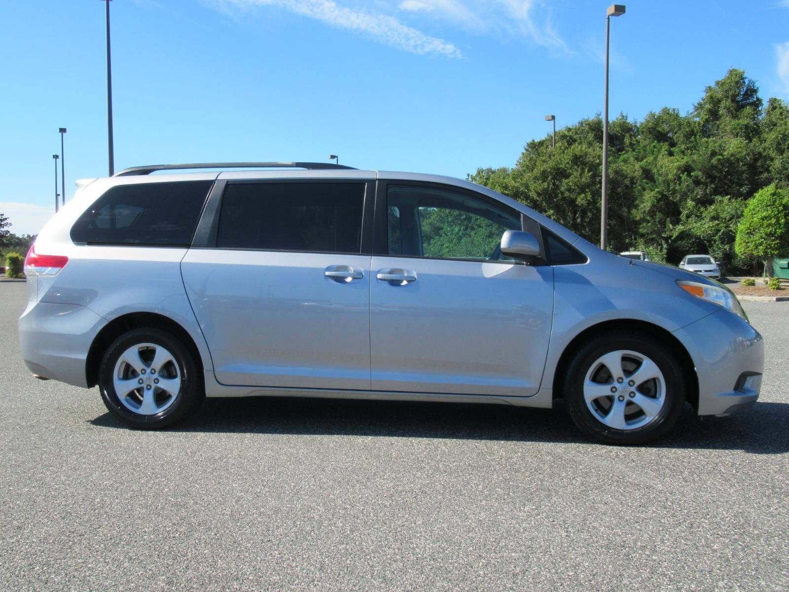 2011 Toyota Sienna LE AAS