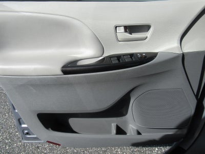 2011 Toyota Sienna LE AAS