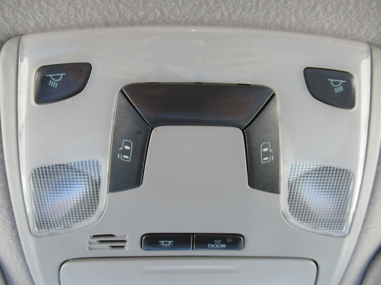 2011 Toyota Sienna LE AAS