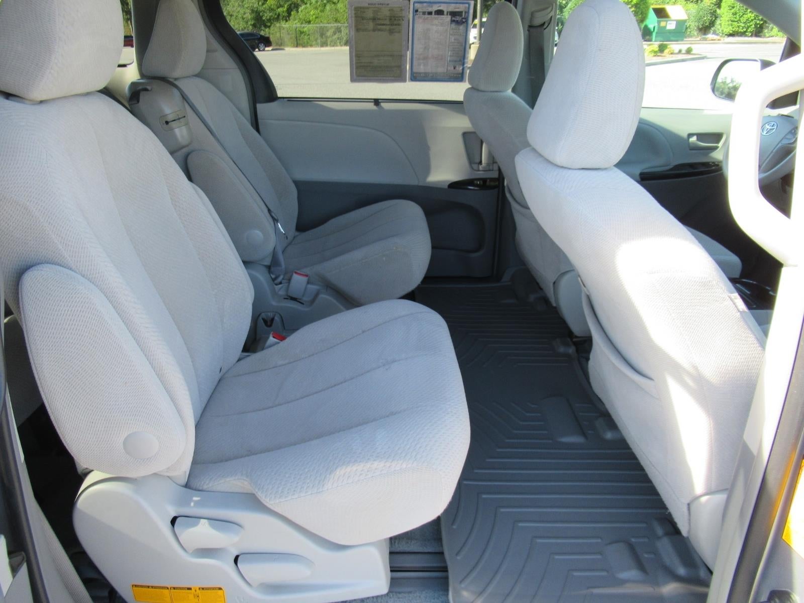 2011 Toyota Sienna LE AAS
