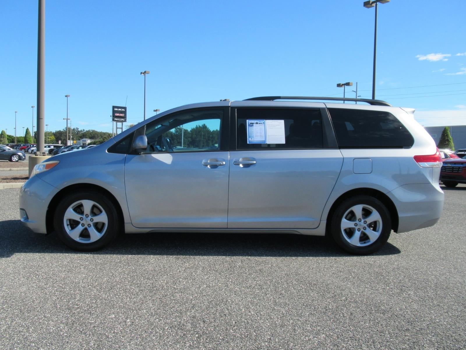 2011 Toyota Sienna LE AAS