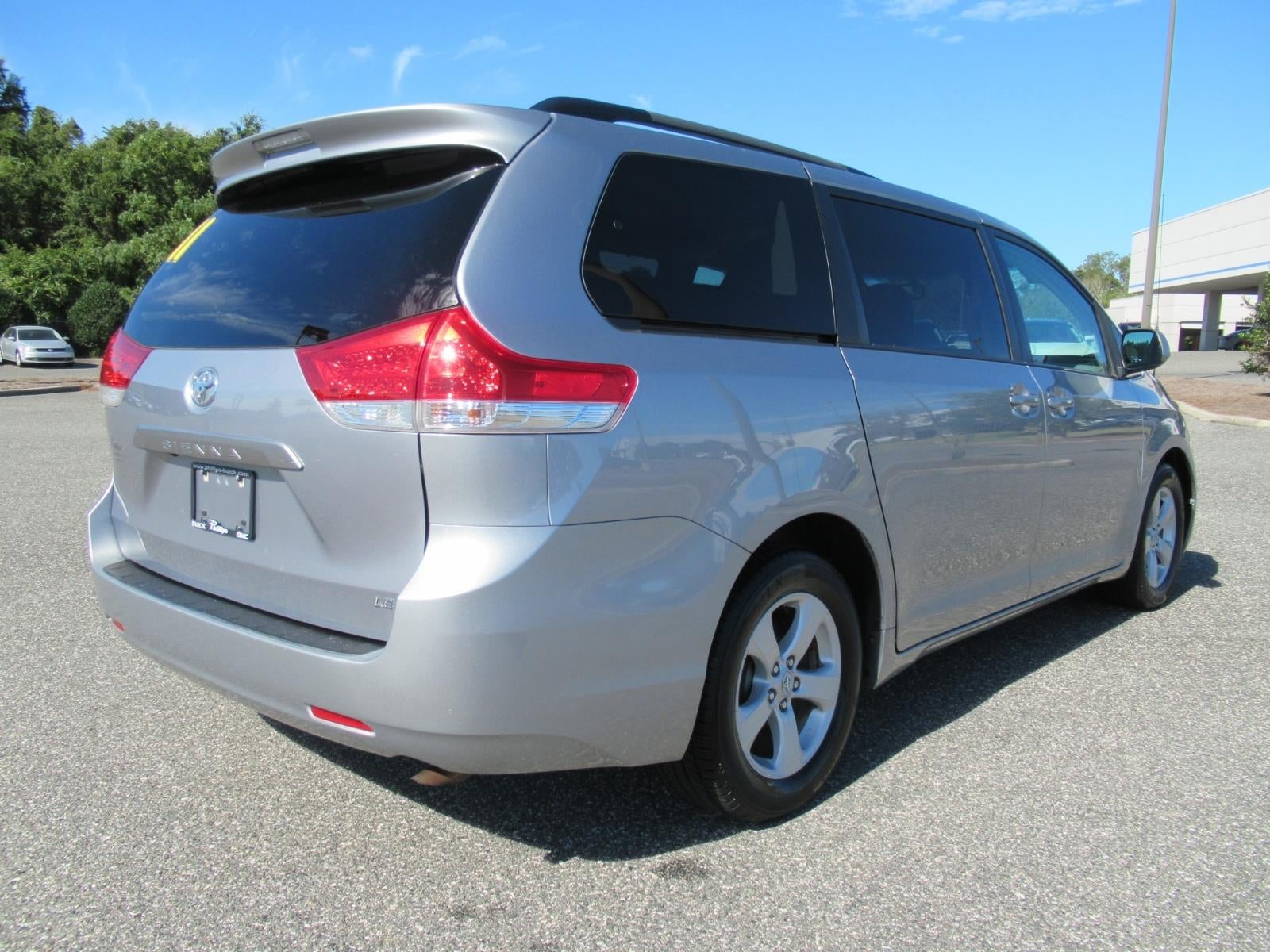 2011 Toyota Sienna LE AAS
